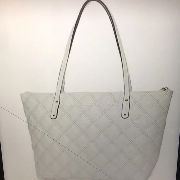 COPY - 🆕 NWT LIZ CLAIBORNE TOTE - Picture 3 of 9